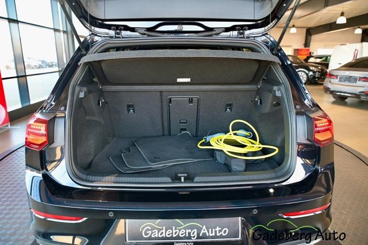 Sort VW Golf VIII fra 2021