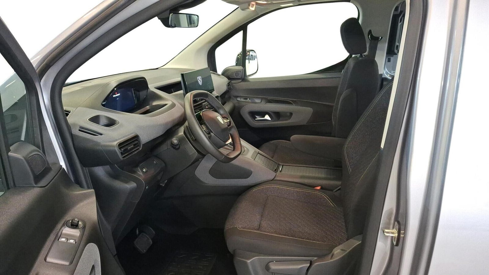 Sølv Peugeot e-Rifter fra 2025