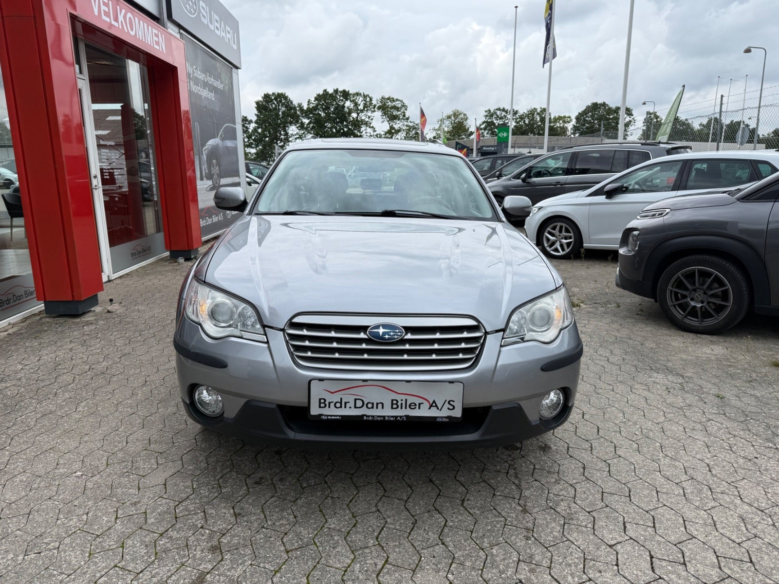 Grå Subaru Legacy fra 2007