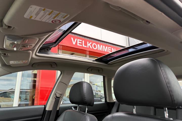 Grå Subaru Legacy fra 2007