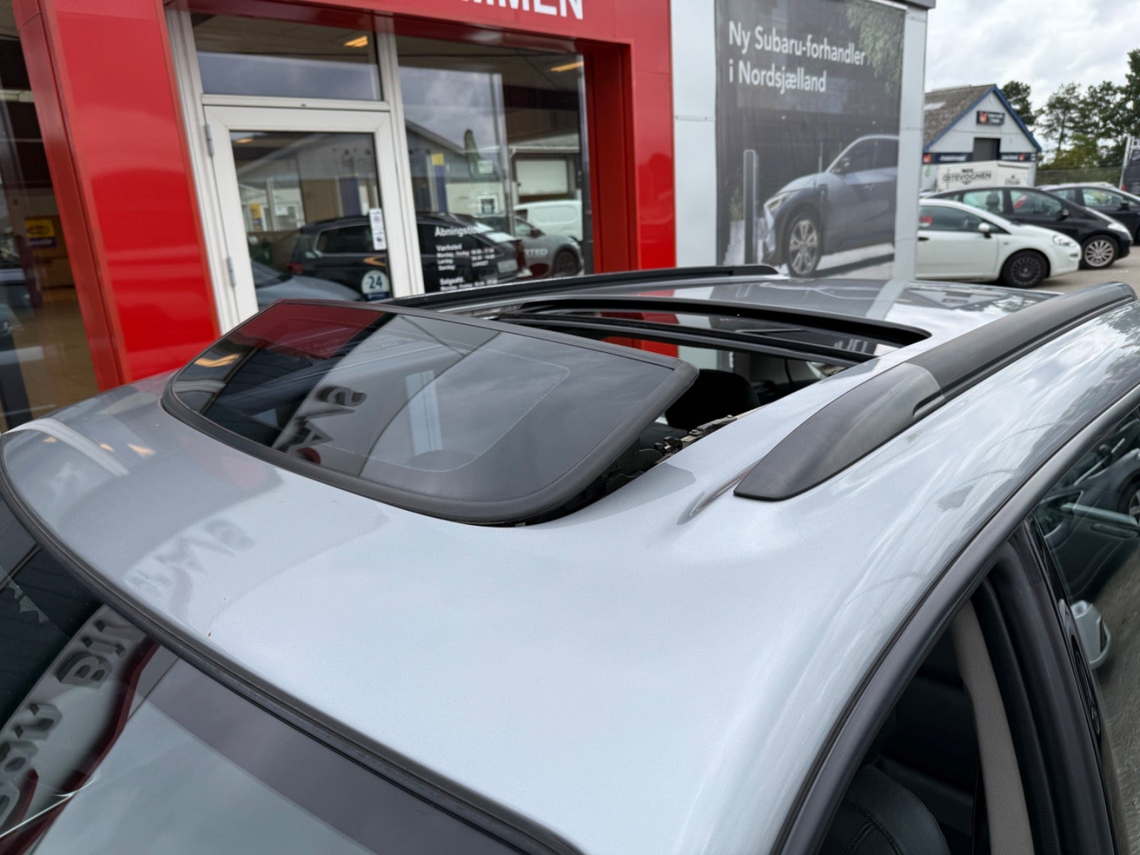 Grå Subaru Legacy fra 2007