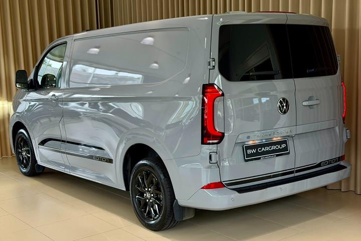 Grå VW e-Transporter fra 2025