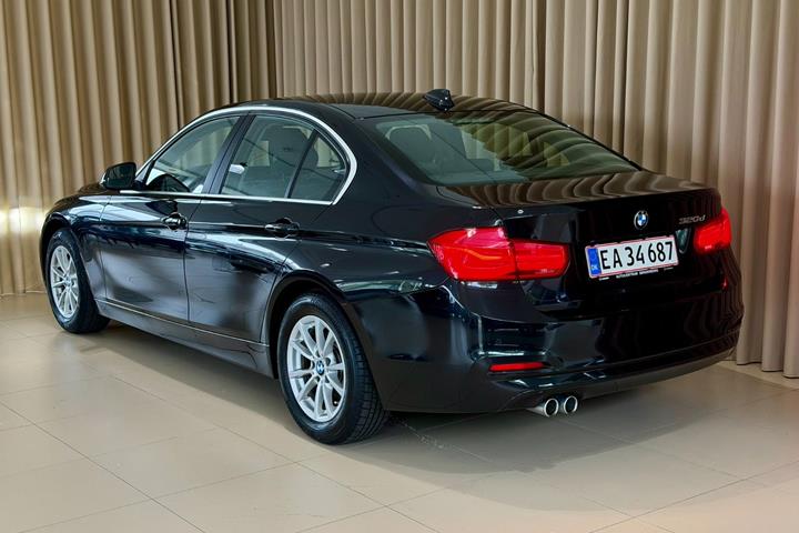Sort BMW 320d fra 2019
