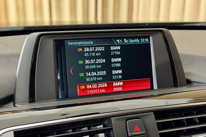 Sort BMW 320d fra 2019