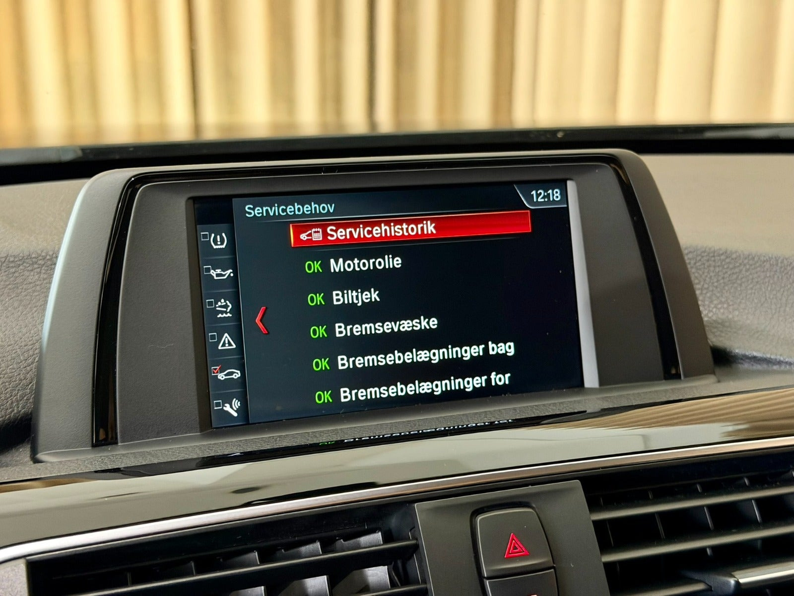 Sort BMW 320d fra 2019