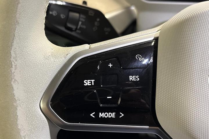 Sølv VW ID.Buzz fra 2024