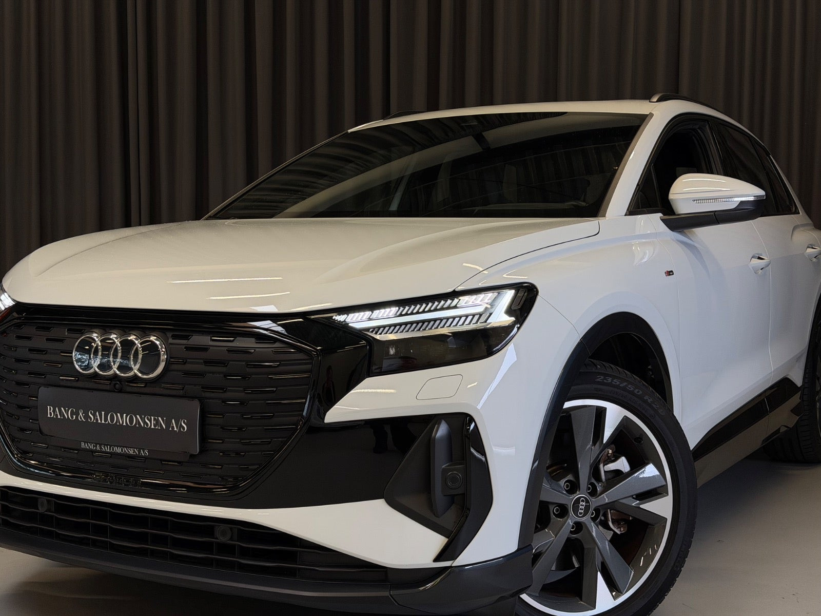 Hvid Audi Q4 e-tron fra 2022