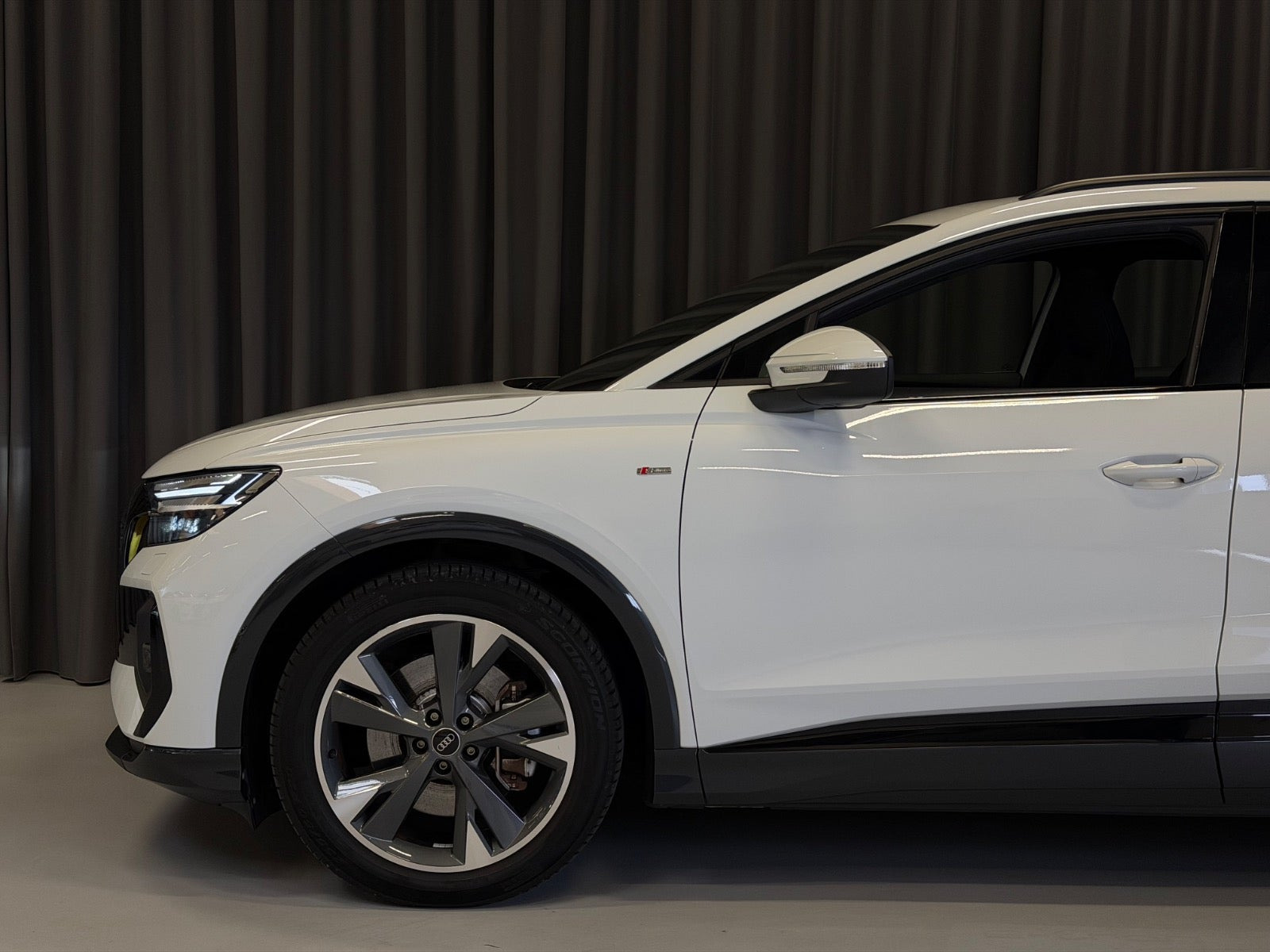 Hvid Audi Q4 e-tron fra 2022