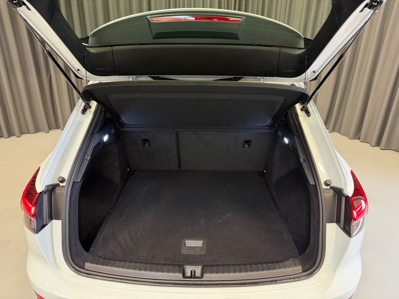 Hvid Audi Q4 e-tron fra 2022