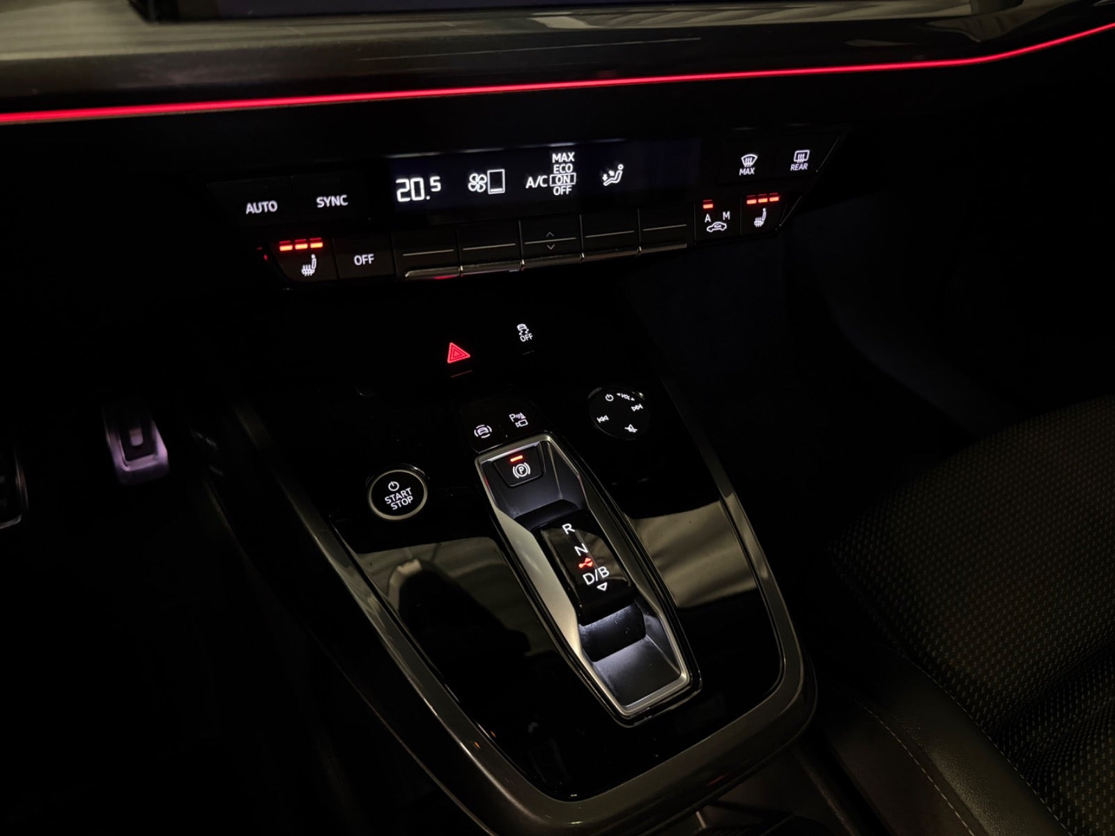 Hvid Audi Q4 e-tron fra 2022