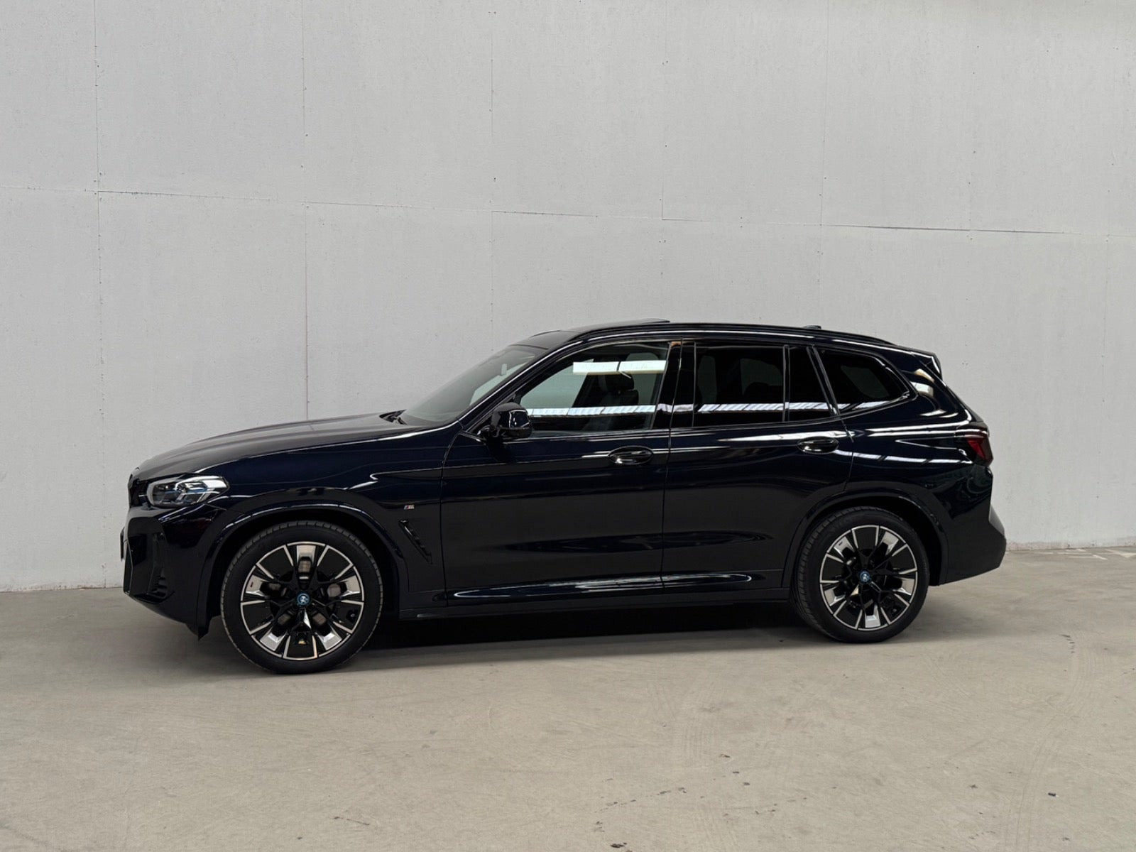 Sort BMW iX3 fra 2022
