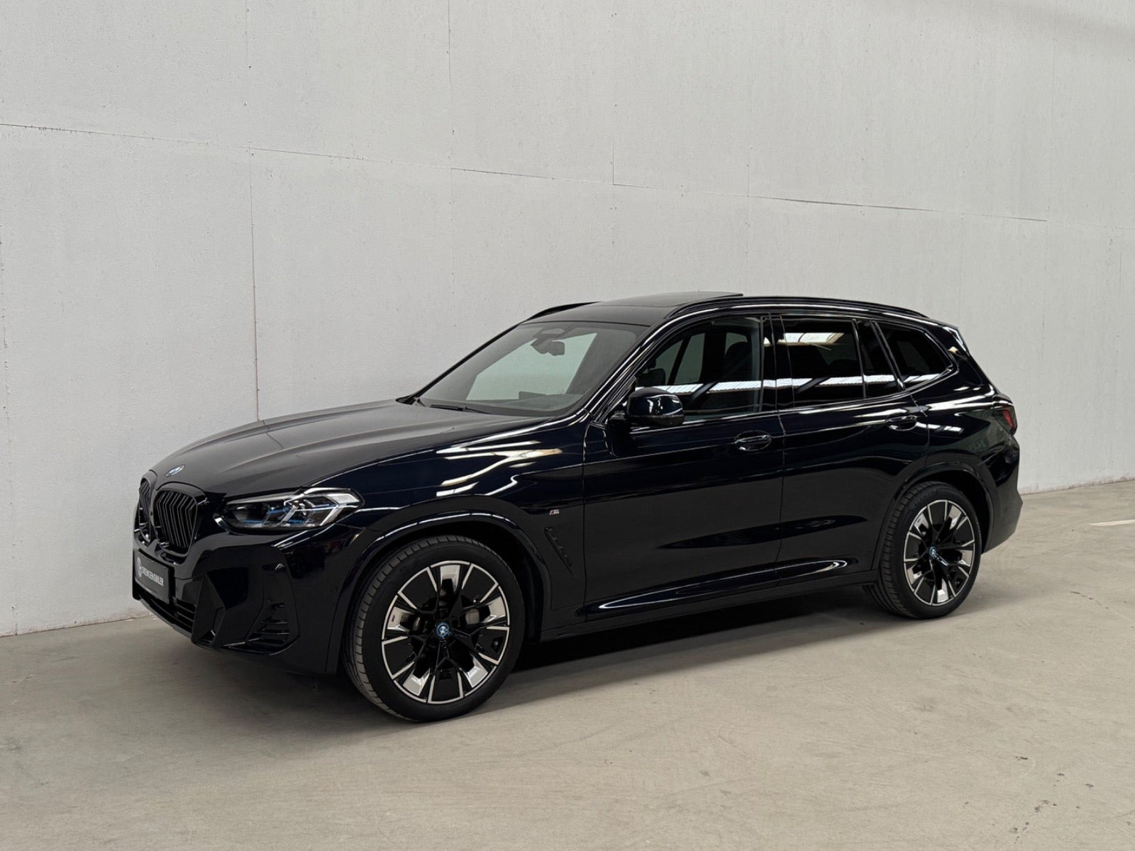 Sort BMW iX3 fra 2022