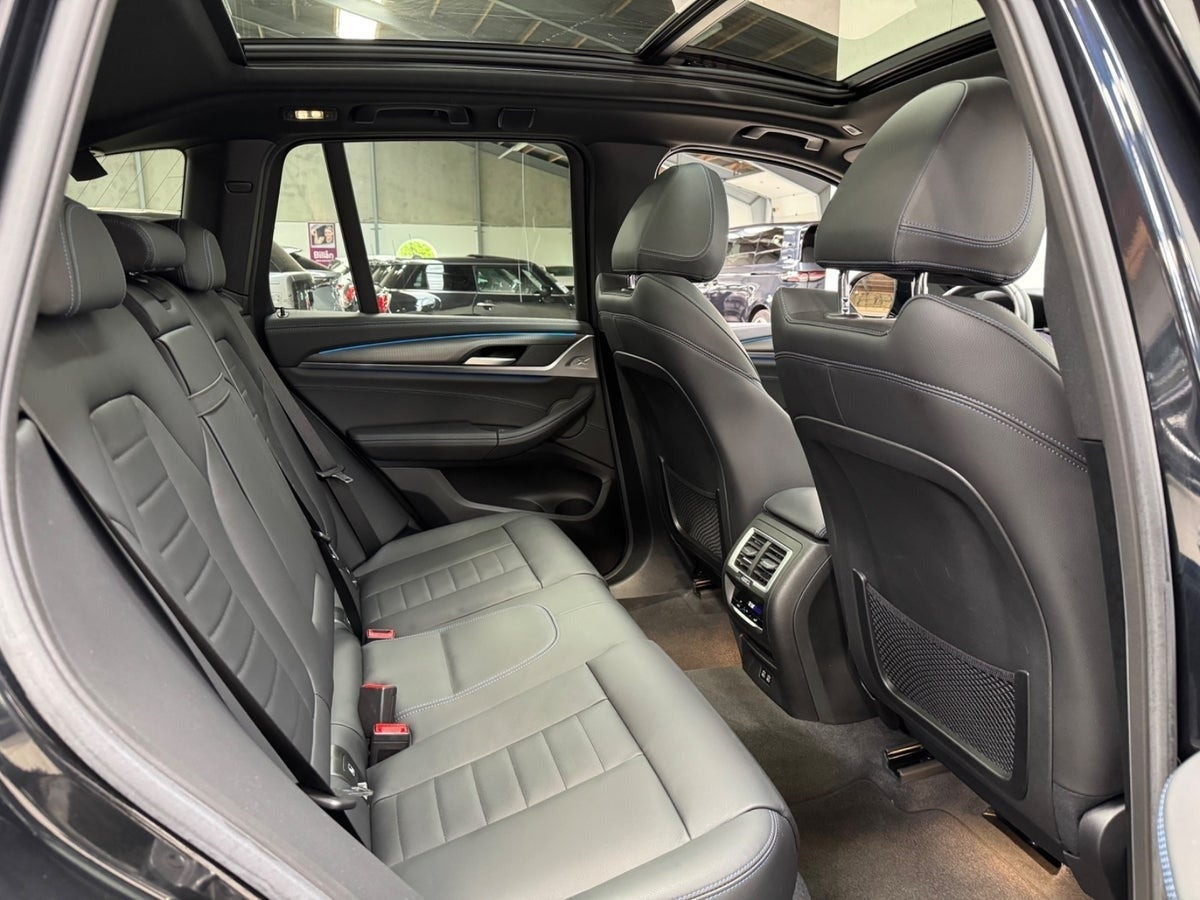 Sort BMW iX3 fra 2022