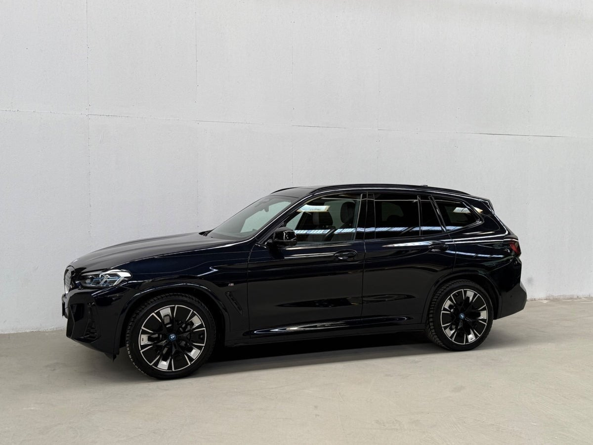 Sort BMW iX3 fra 2022