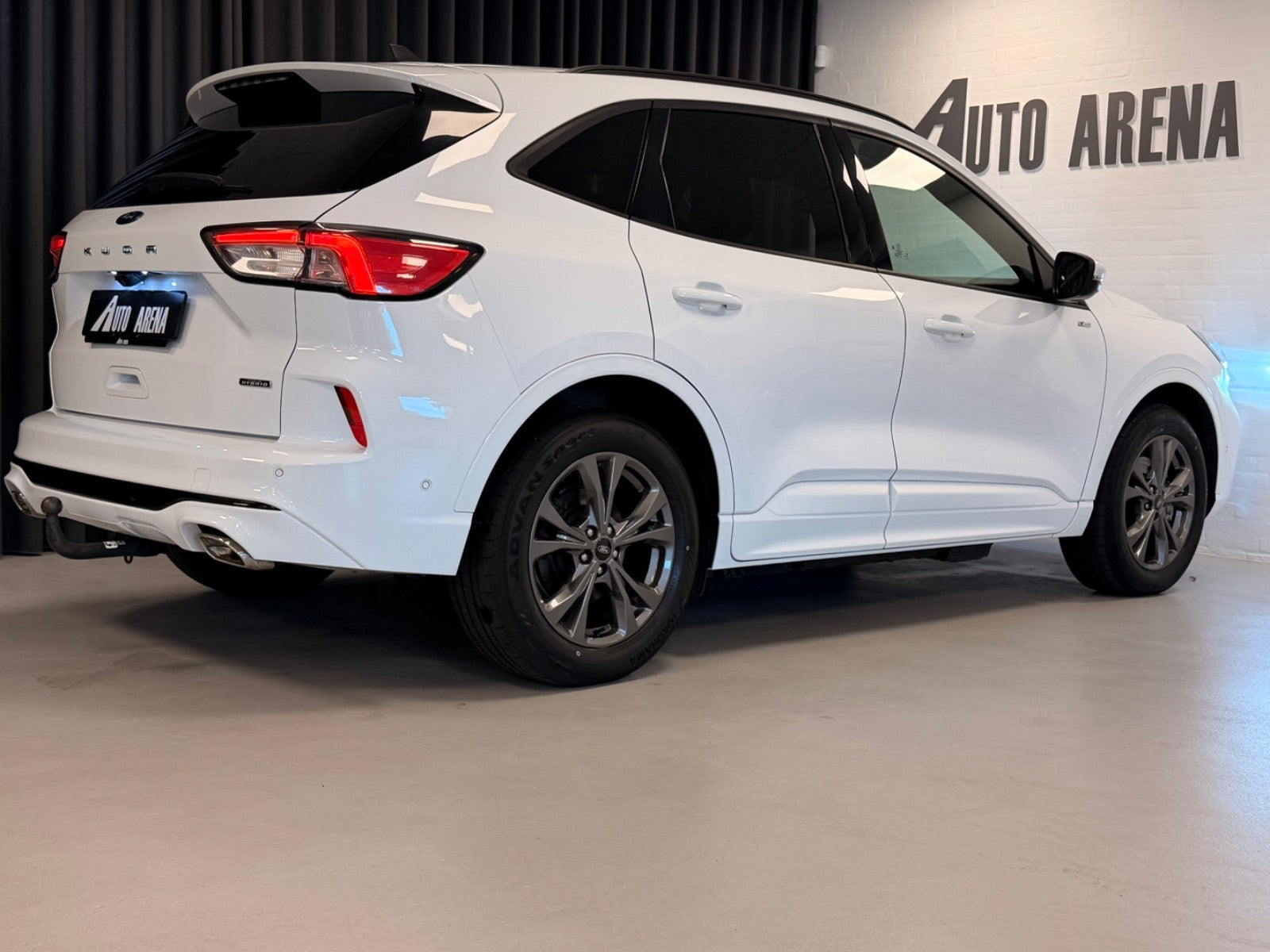 Hvid Ford Kuga fra 2021