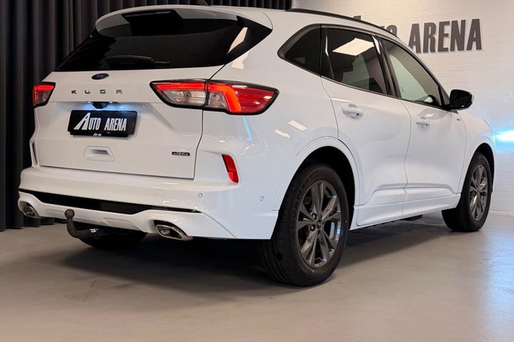 Hvid Ford Kuga fra 2021