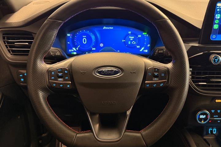 Hvid Ford Kuga fra 2021