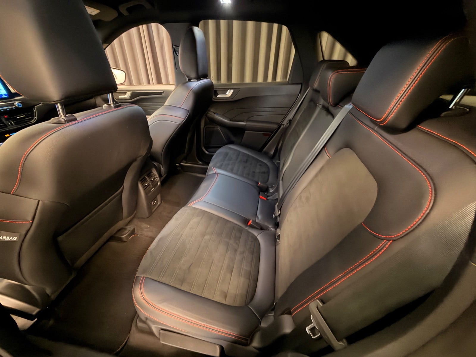 Hvid Ford Kuga fra 2021