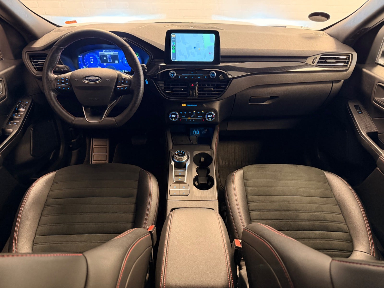 Hvid Ford Kuga fra 2021
