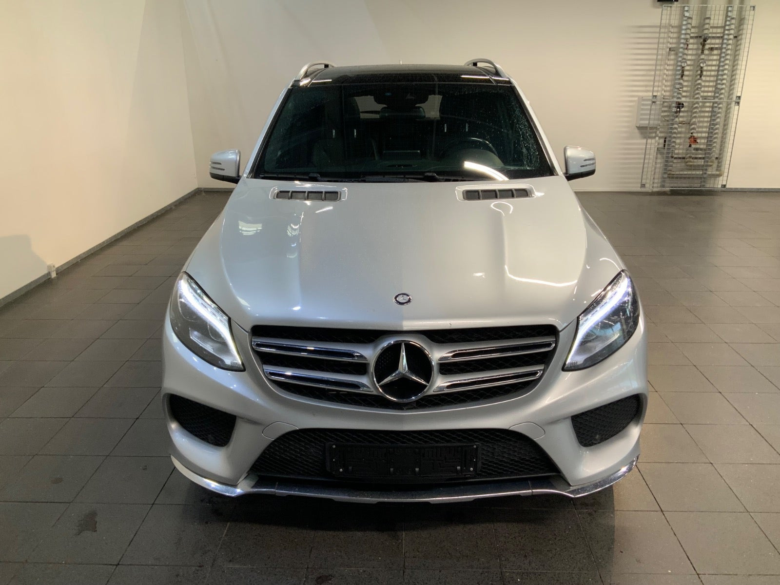 Sølv Mercedes GLE350 d fra 2016