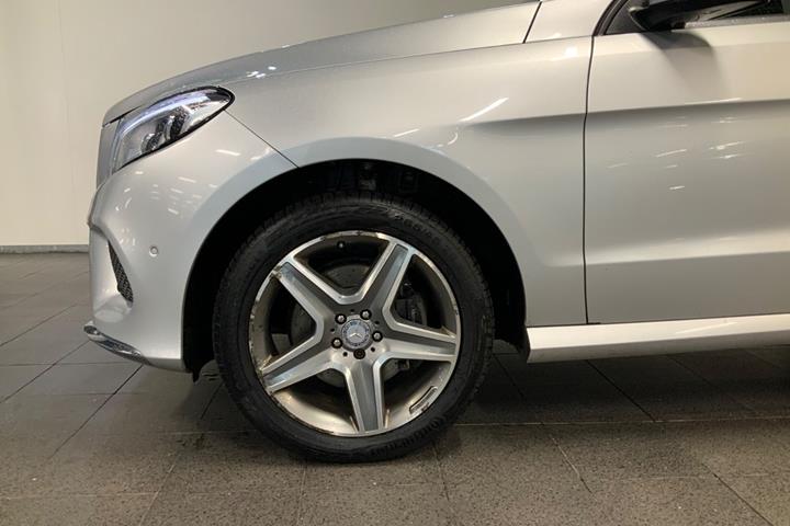 Sølv Mercedes GLE350 d fra 2016