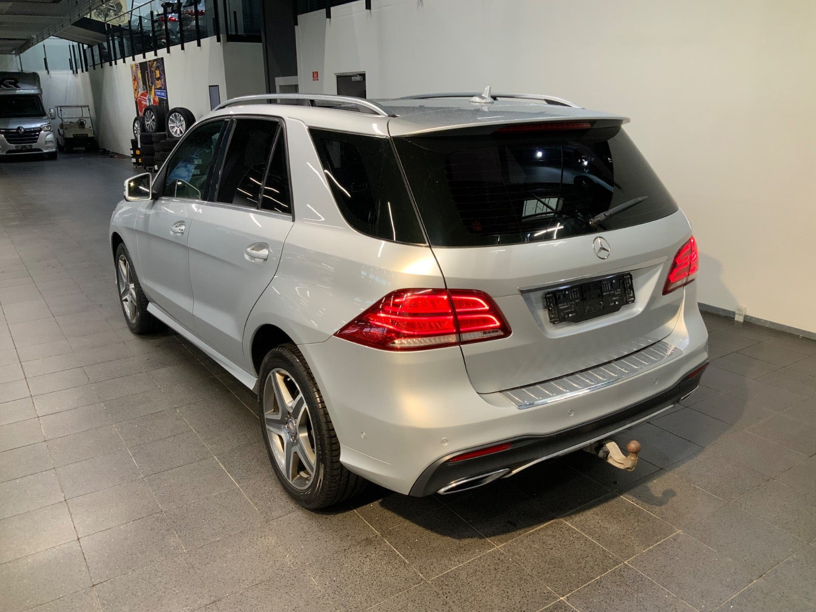 Sølv Mercedes GLE350 d fra 2016