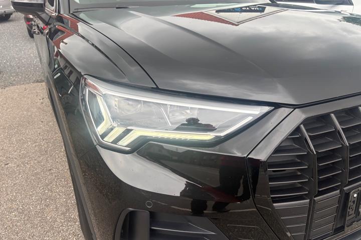 Sort Audi Q3 fra 2023