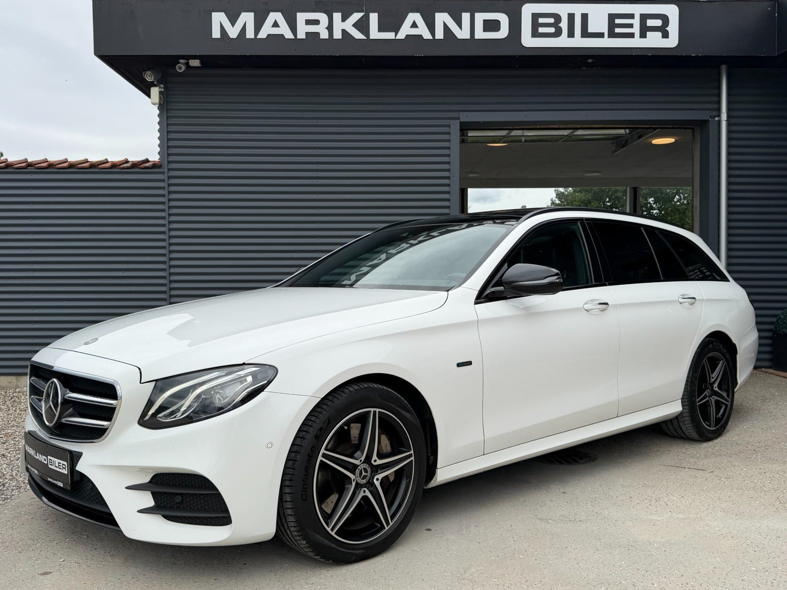 Mercedes E300 de 2,0 AMG Line stc. aut.