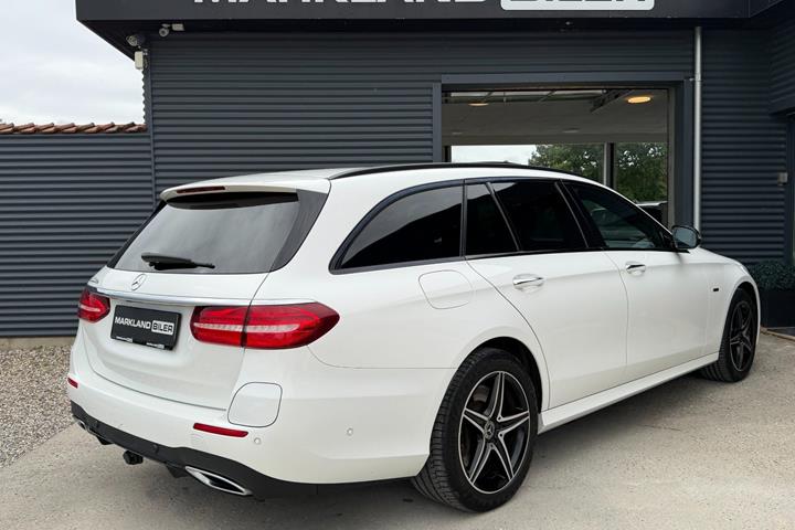 Hvid Mercedes E300 de fra 2019