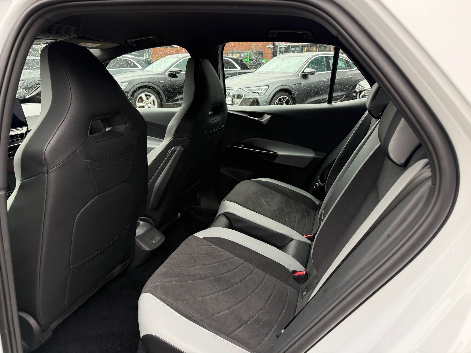 Hvid VW ID.3 fra 2023