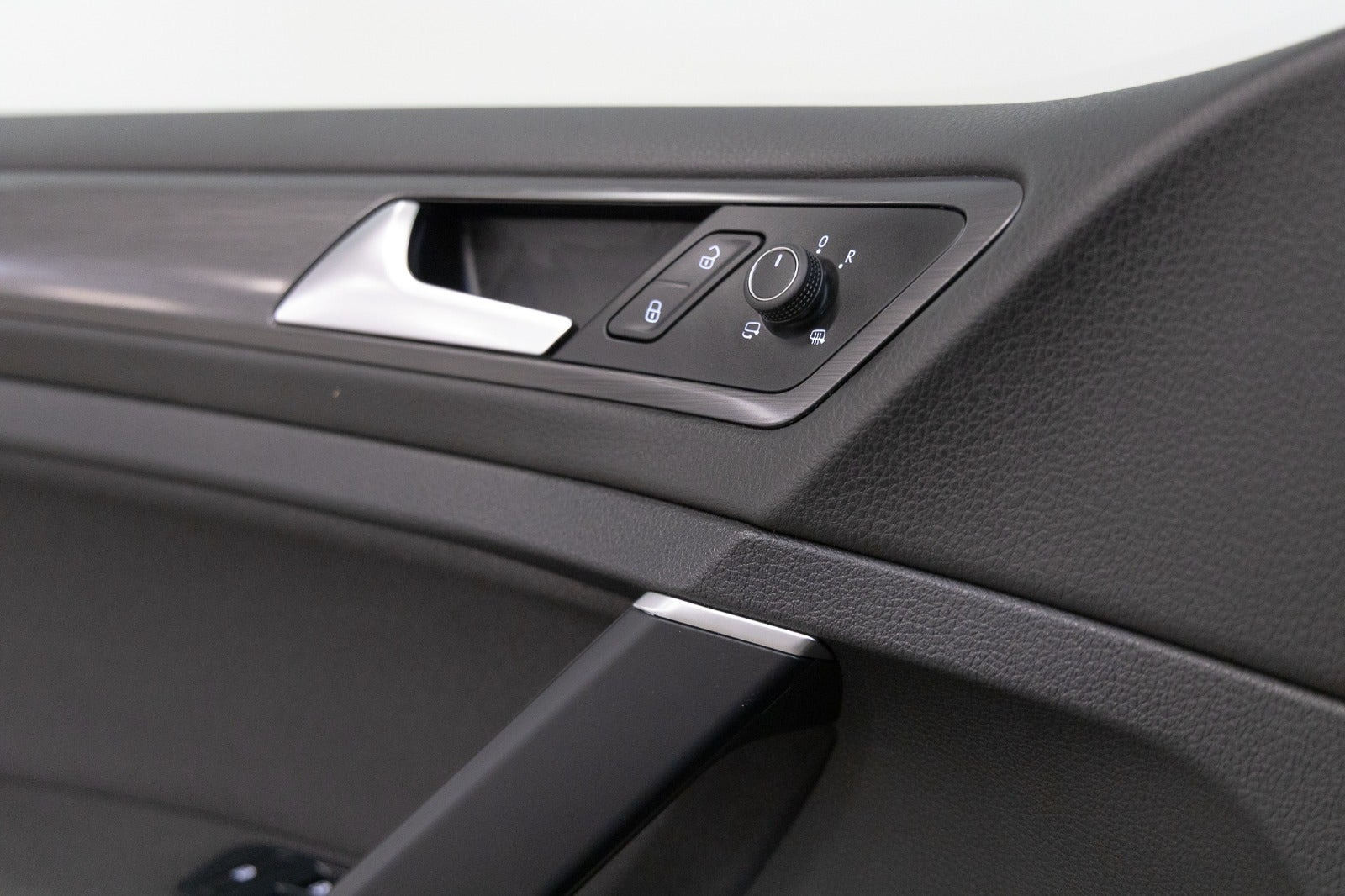 Sort VW Golf VII fra 2020