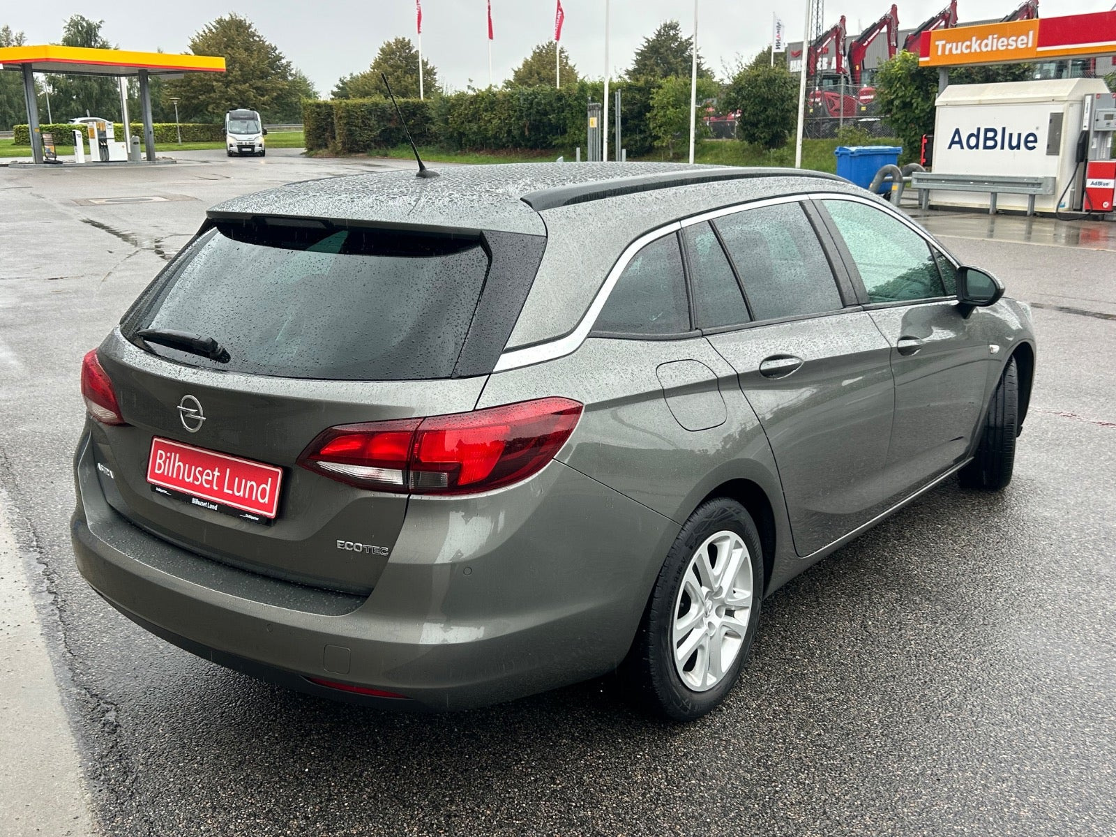 Grå Opel Astra fra 2019