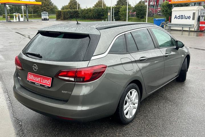 Grå Opel Astra fra 2019