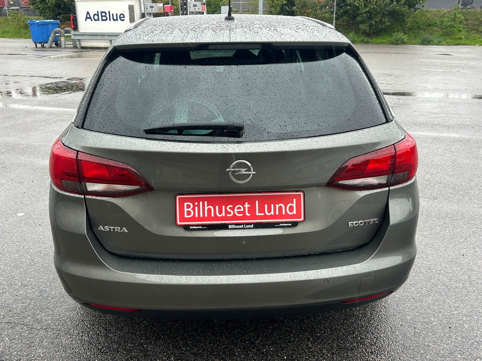 Grå Opel Astra fra 2019
