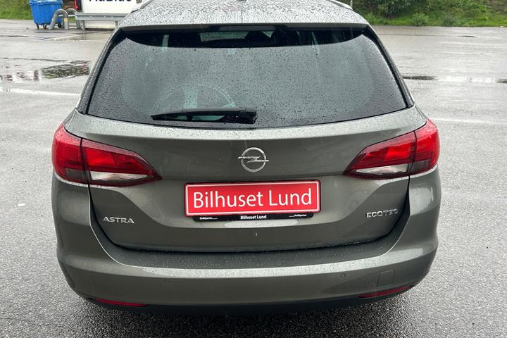 Grå Opel Astra fra 2019