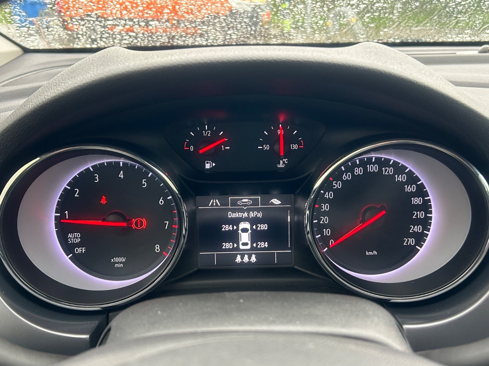 Grå Opel Astra fra 2019
