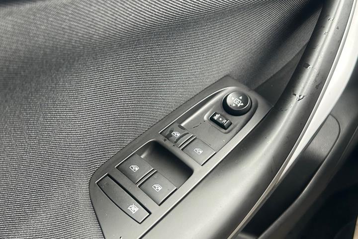 Grå Opel Astra fra 2019
