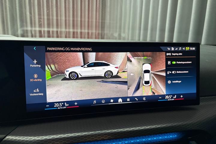 Rød BMW i4 fra 2025