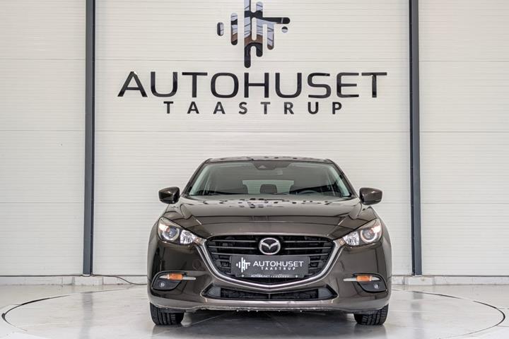 Brun Mazda 3 fra 2017