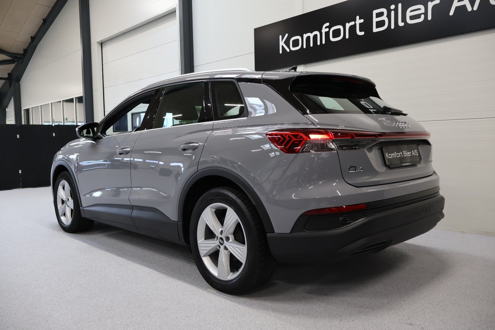 Grå Audi Q4 e-tron fra 2021