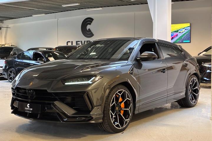 Grå Lamborghini Urus fra 2023