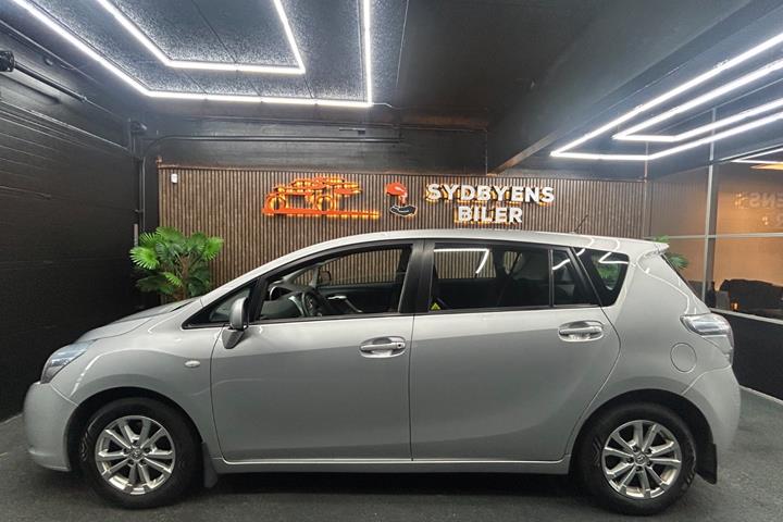 undefined Toyota Verso fra 2011