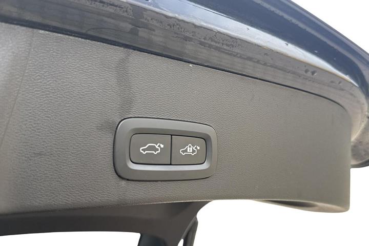 Sort Volvo XC40 fra 2023