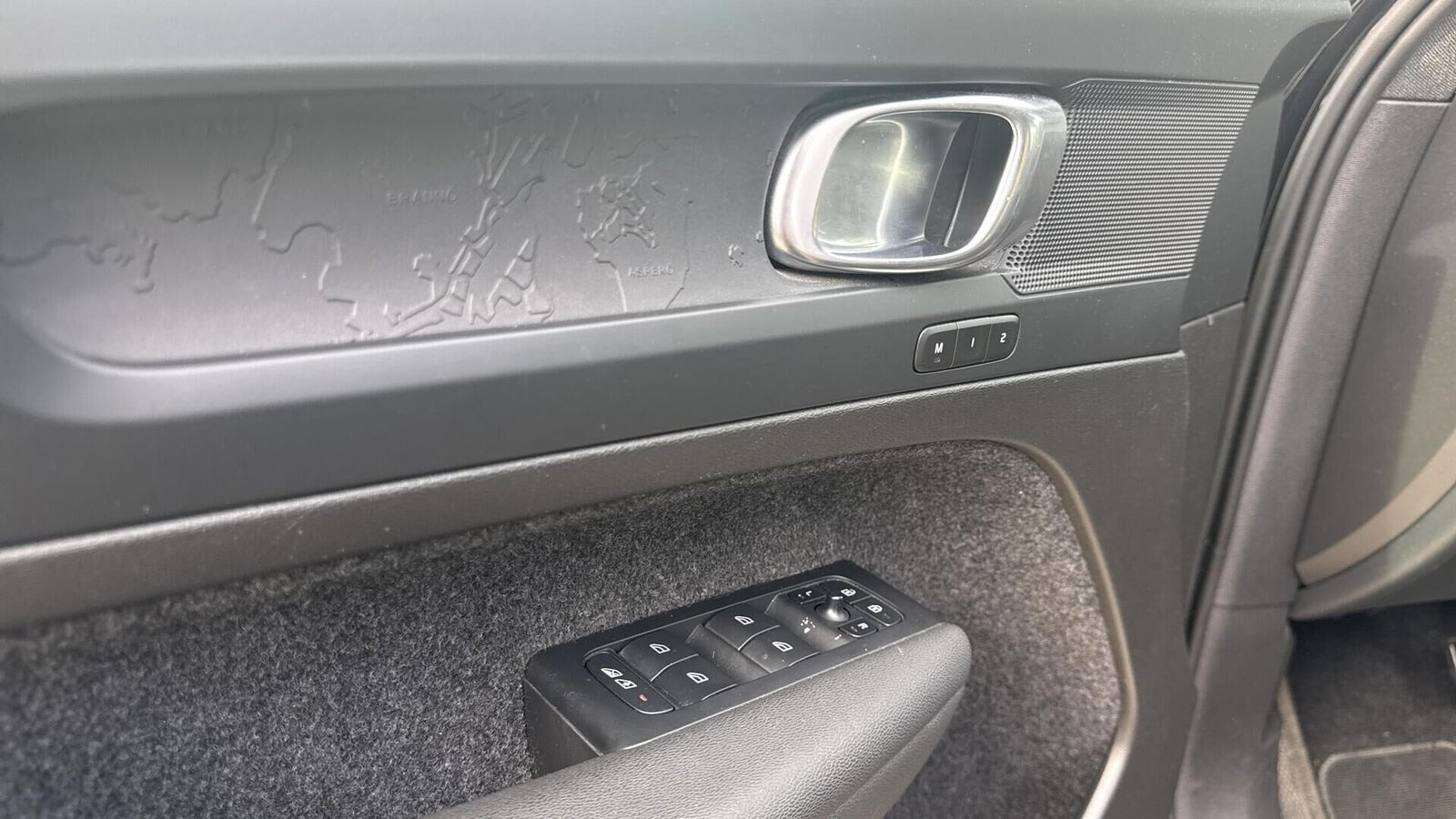 Sort Volvo XC40 fra 2023