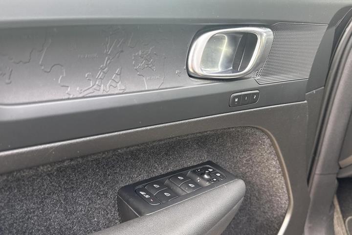 Sort Volvo XC40 fra 2023