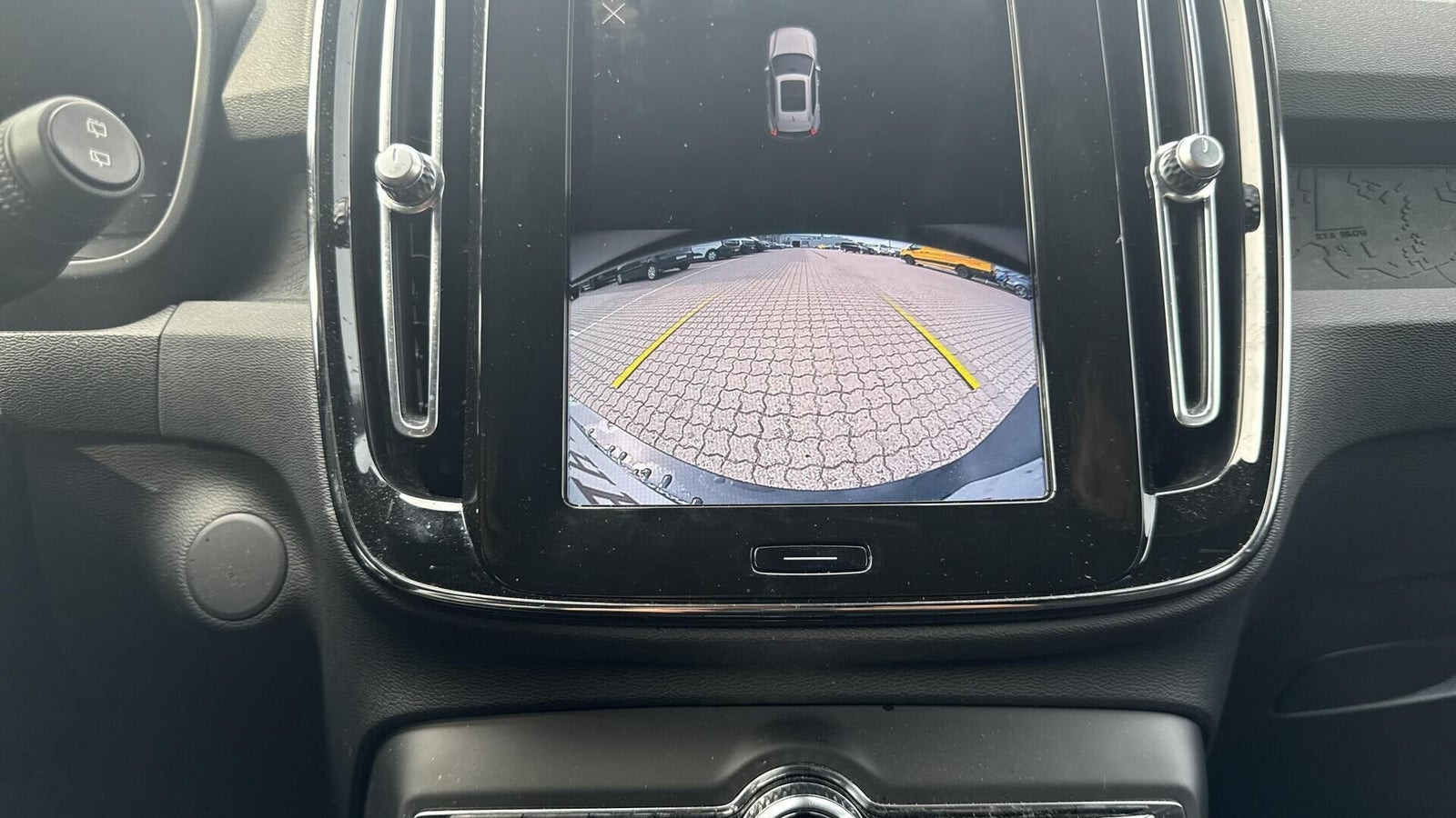 Sort Volvo XC40 fra 2023
