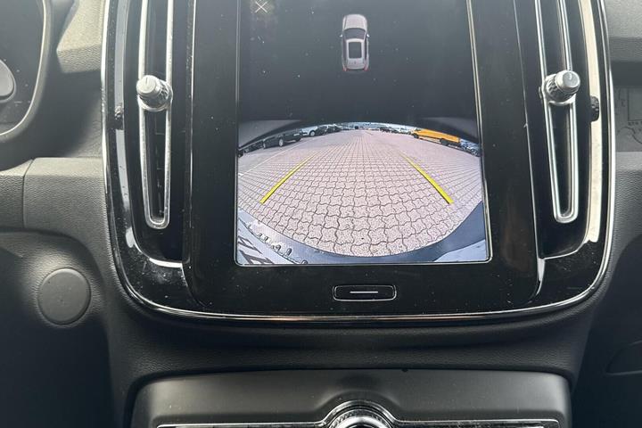 Sort Volvo XC40 fra 2023