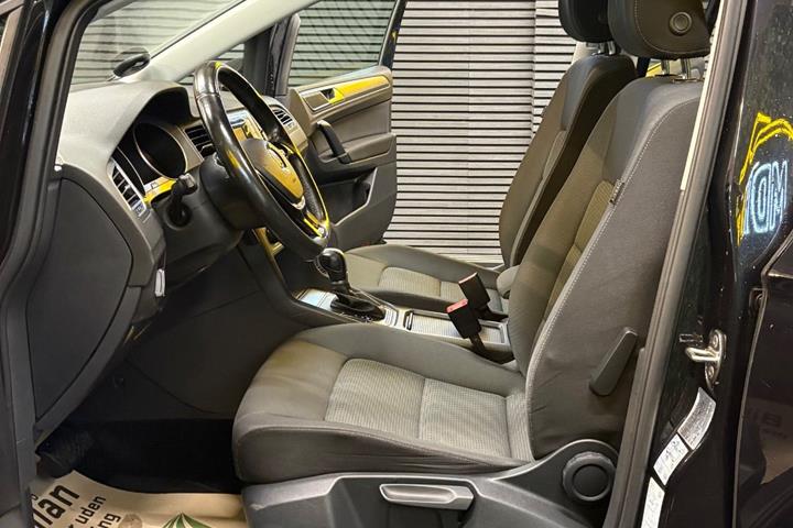 undefined VW Golf Sportsvan fra 2015