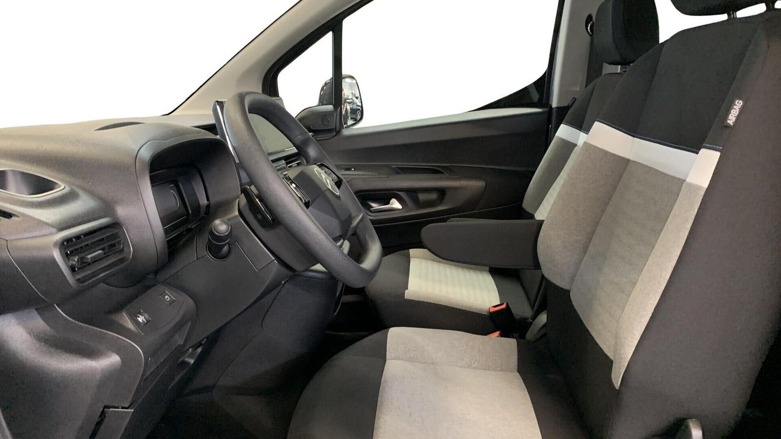 Sølv Citroën ë-Berlingo fra 2025
