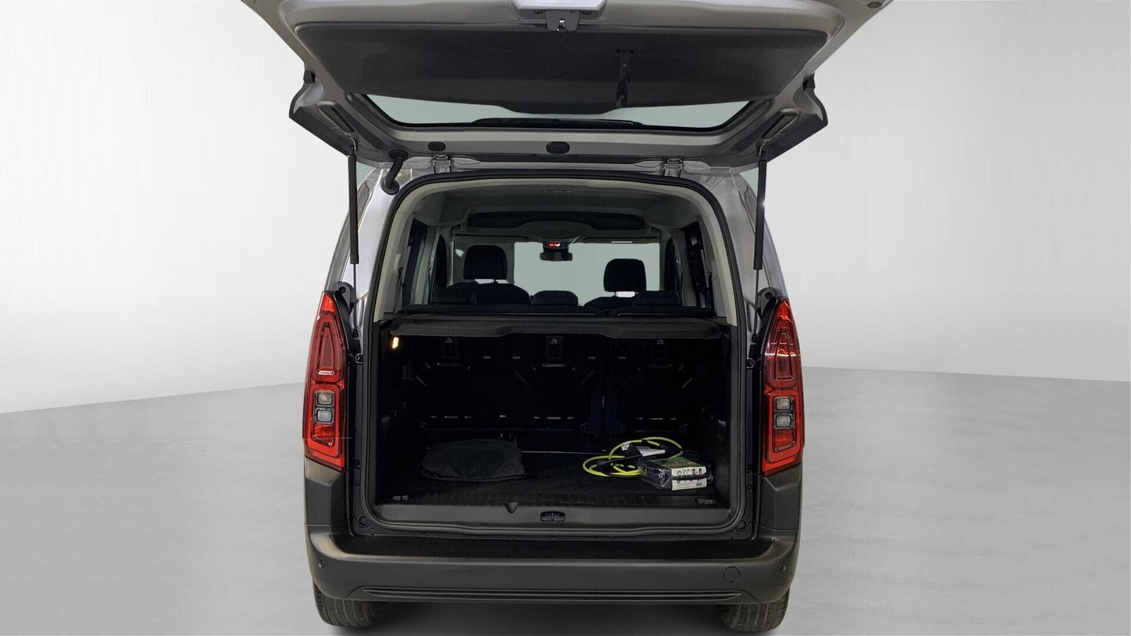 Sølv Citroën ë-Berlingo fra 2025
